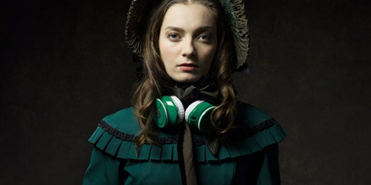 21st-century-tech-on-19th-century-girl