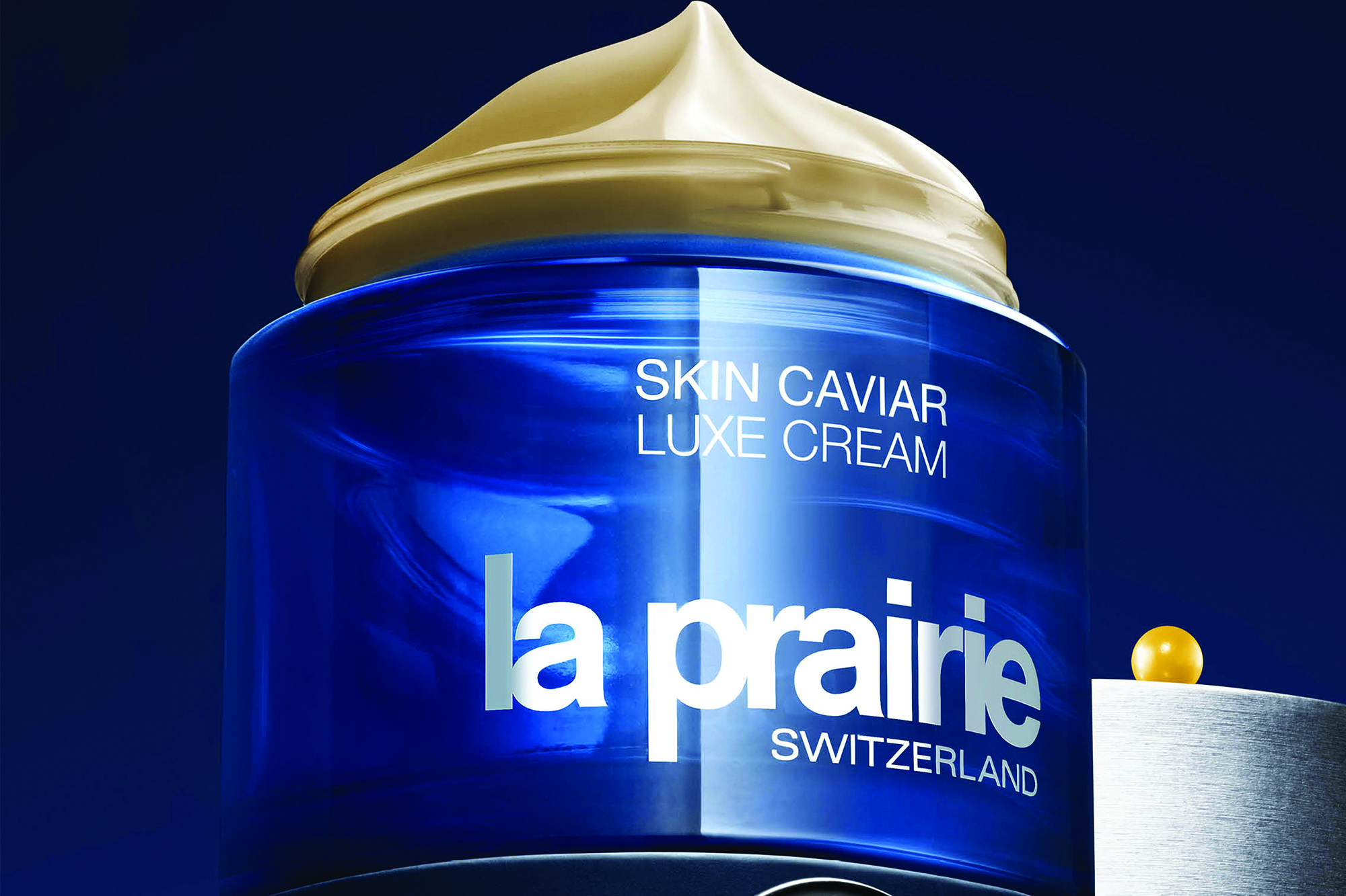 Skin Caviar увлажняющее средство в микрокапсулах. La Prairie логотип. Икра крем la Prairie Caviar состав. Буклет la Prairie.